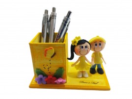 Porta Caneta Casal Boneca Em Bisqui Pintada Amarelo Mdf